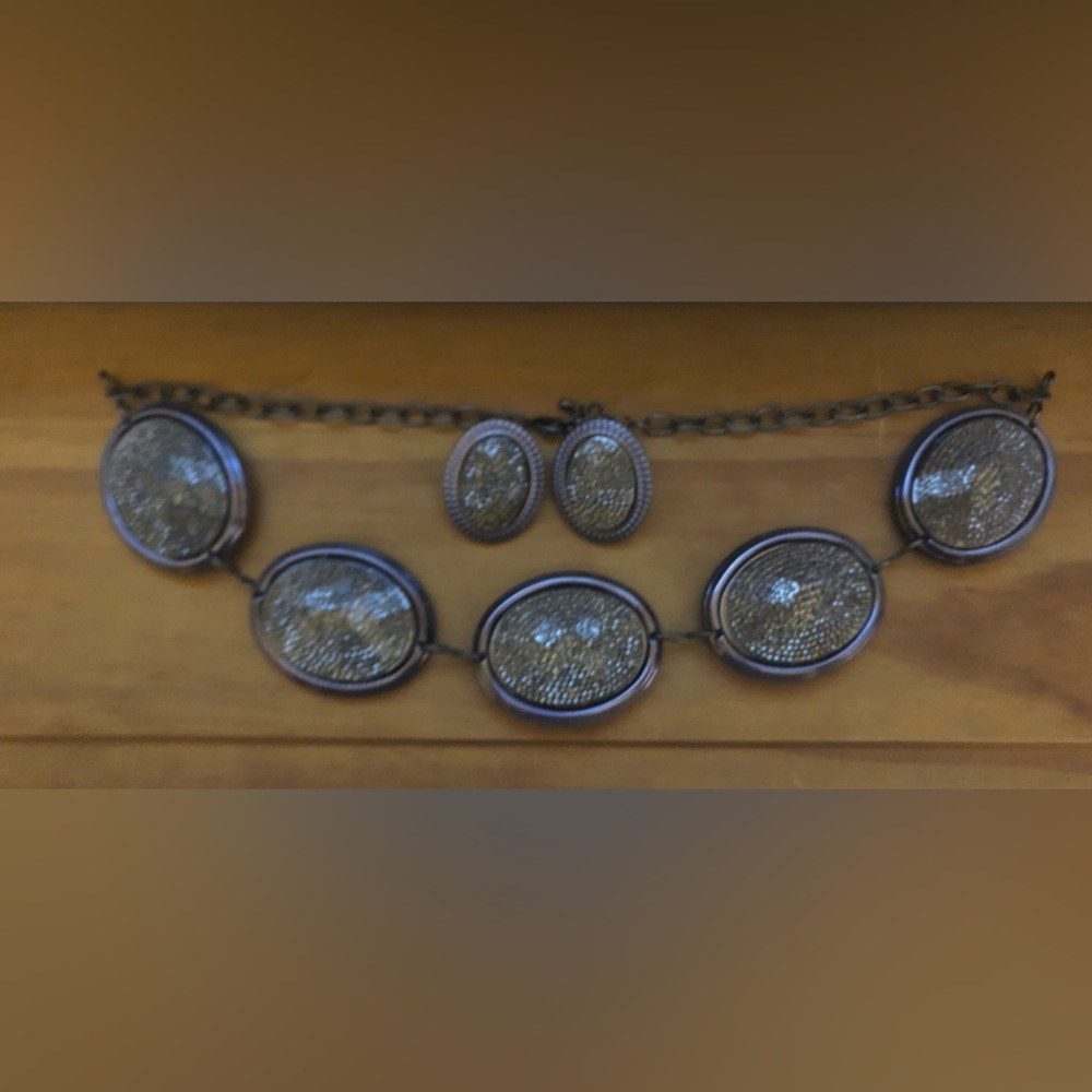 Necklace and earring set